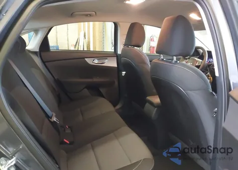 2023 Kia Forte Lx z USA, uszkodzony, nr VIN 3KPF24AD0PE633113